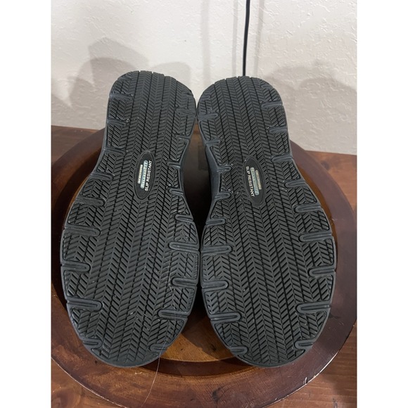 Sketchers Slip Resistant Relaxed Memory Foam Work Shoes Size 10.5 Black Sneakers